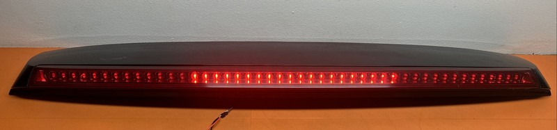 15847938 | 2007 - 14 Cadillac Escalade Rear Hatch Third Brake Light LED Spoiler
