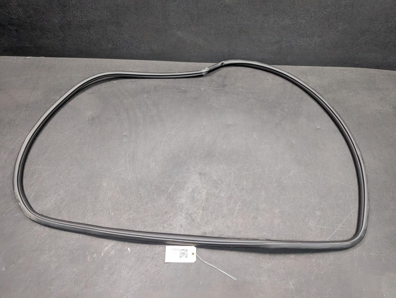 Front Right Door Body Weatherstrip 2021 Toyota C-HR 62311-F4010 2018 2019 - 2022