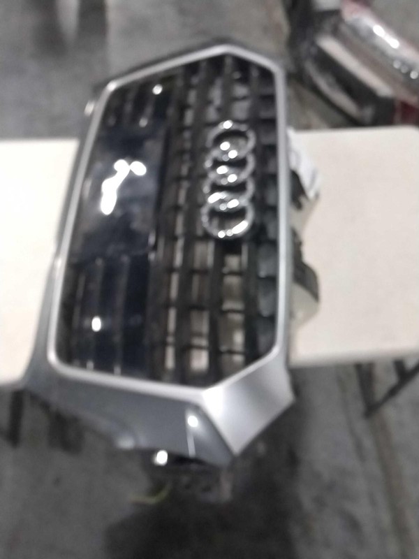 2018 AUDI Q3 Grille Grey OEM 8U0853651PT94 4DR SUV 127K Miles
