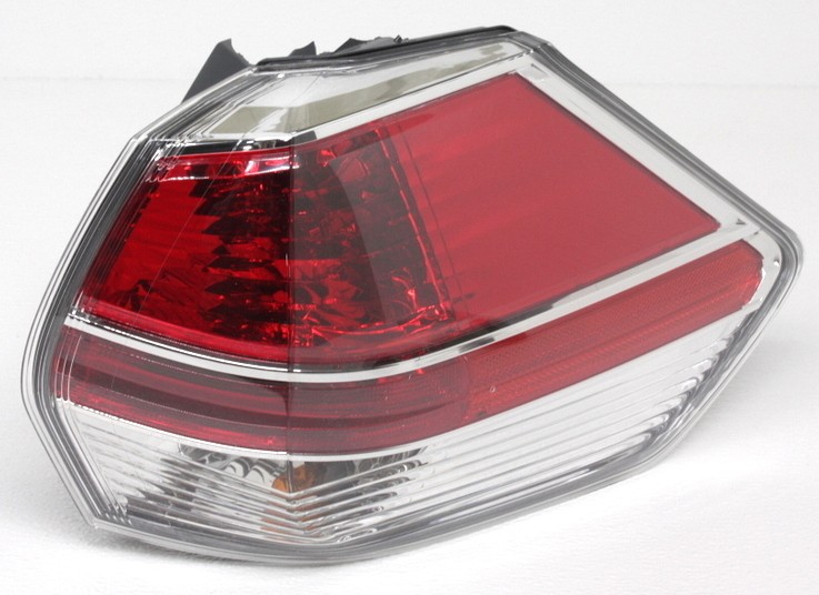 OEM Nissan Rogue Outer Right Tail Lamp 26550-4BA0A - 2 Trim Tabs Missing