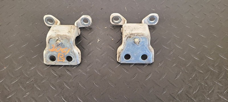 97-04 Ford F150 Super Cab Rear Door Hinges Pair White OEM F65Z-1826800-AF