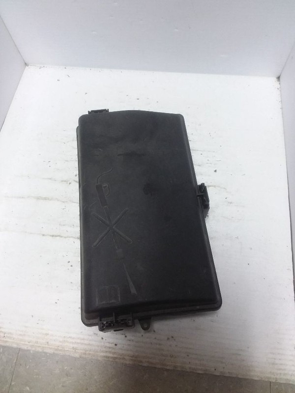 Fuse Junction Box Engine VIN 3 8th Digit Opt Lfx ID 84400046 Fits 19 XTS 1548503
