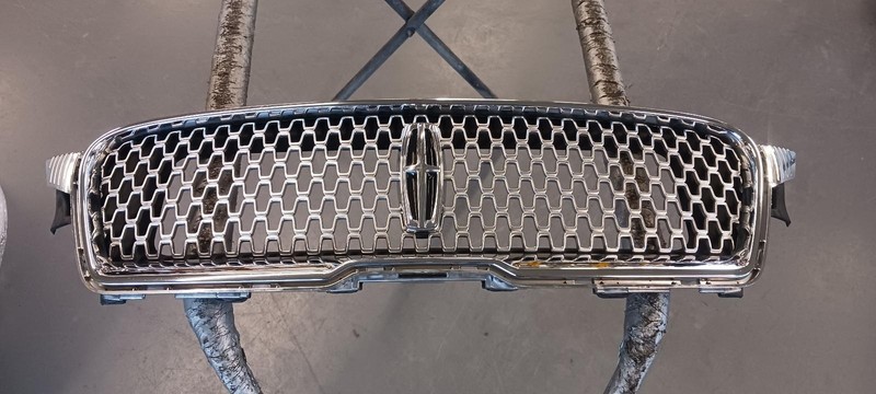 17-'20 LINCOLN MKZ upper Grille satin chrome OEM Grade A!