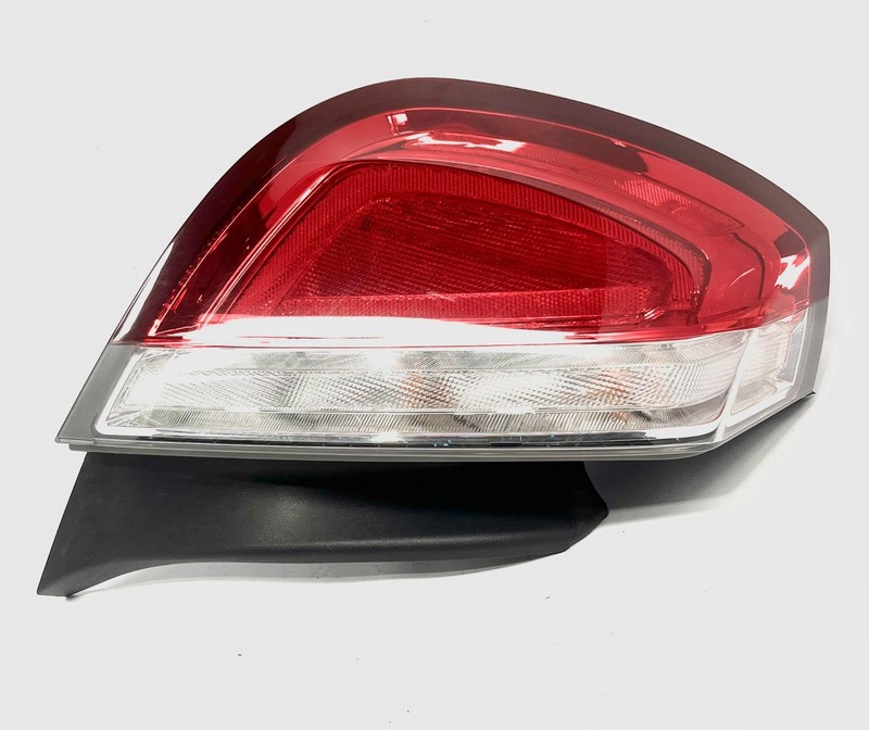 2009-2012 Lincoln MKS Left Driver Side Inner LH Tail Light Lamp Assembly OEM