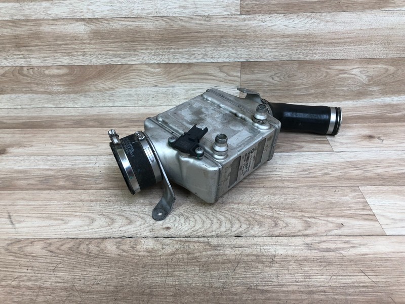 BMW F01 F02 F07 F10 F12 F13 550 650 750 OEM LEFT SIDE ENGINE MOTOR INTERCOOLER 2