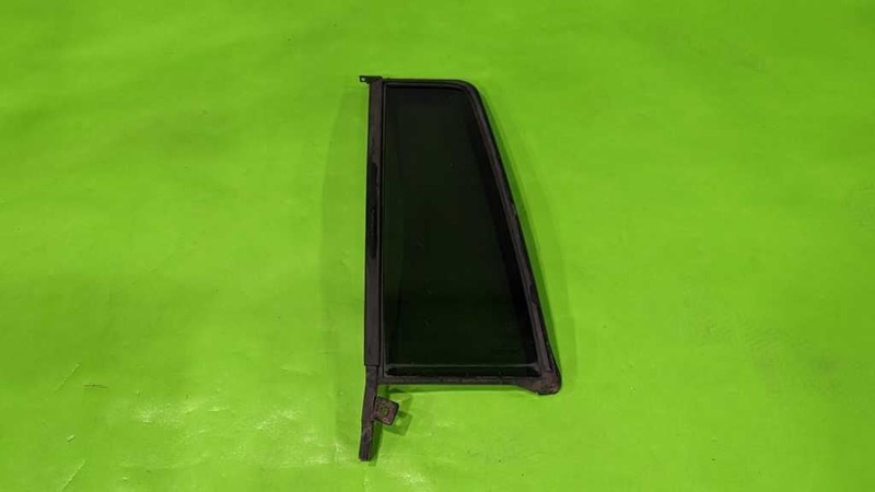99-04 GRAND CHEROKEE DRIVER LEFT REAR VENT GLASS OEM 4602-18