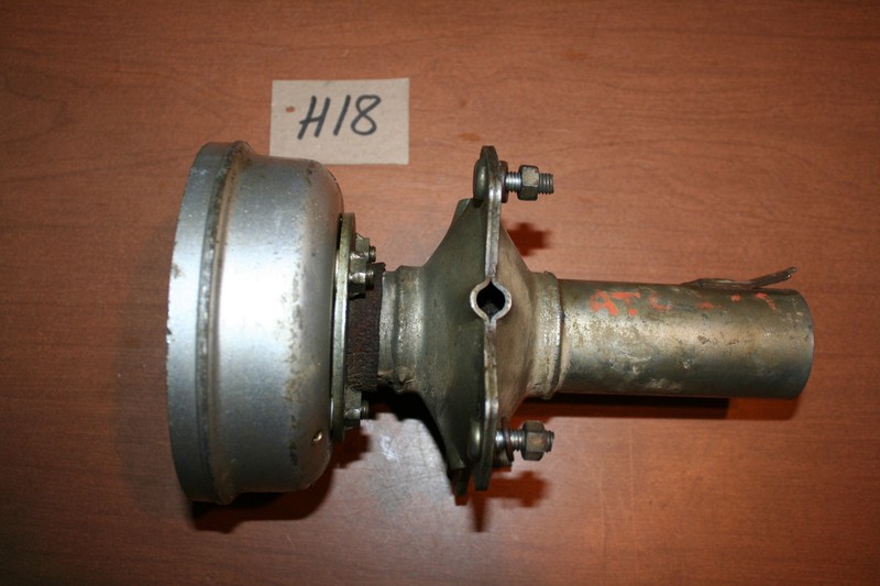 1982 Honda ATC 200 Front Wheel Hub Assembly OEM 82