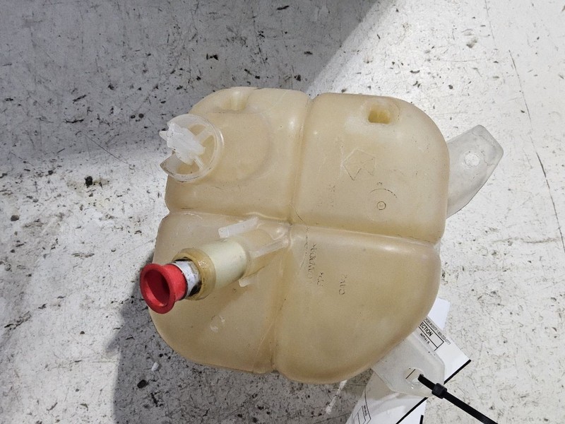 Coolant Reservoir Fits 14-18 CHEROKEE 3398846