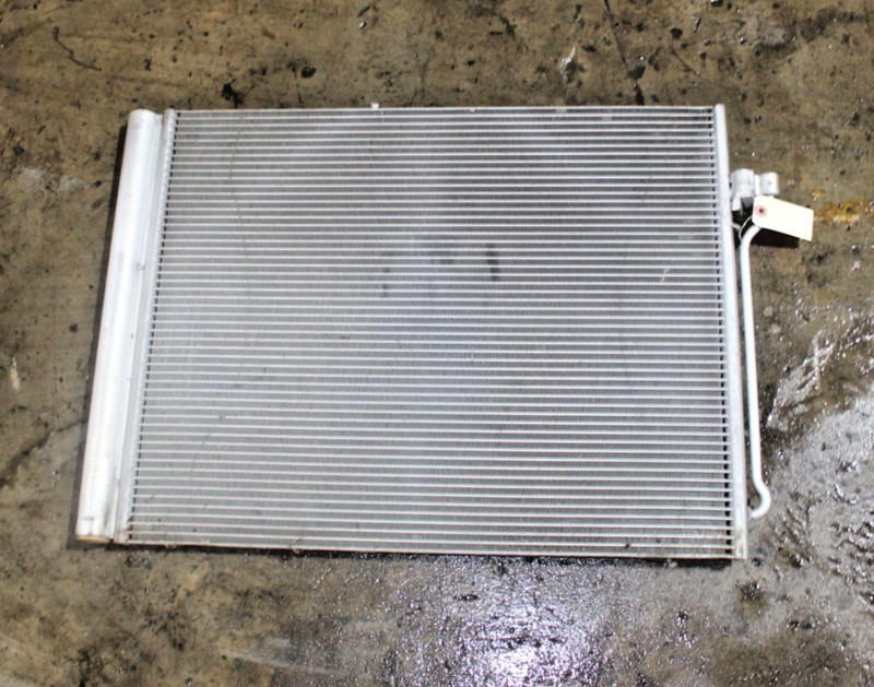 11-17 BMW F06 F07 F10 F12 F13 550I 650I 550XI 650XI A/C CONDENSER OEM 9219843