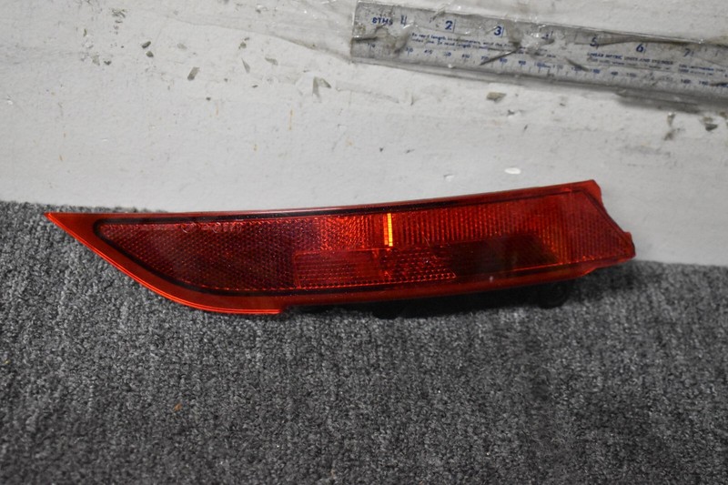 2017-2022 LAND ROVER DISCOVERY REAR RIGHT SIDE REFLECTOR LIGHT FACTORY OEM