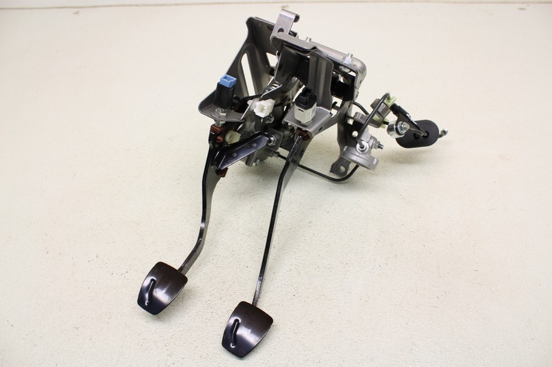Subaru WRX Manual Pedal Set Pedals W/ Clutch Line Genuine Oem 2022-2023