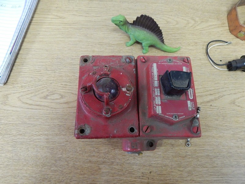 Crouse Hinds 19-HR-1 EFS-26 0200810-2 Switch Assembly *FREE SHIPPING*