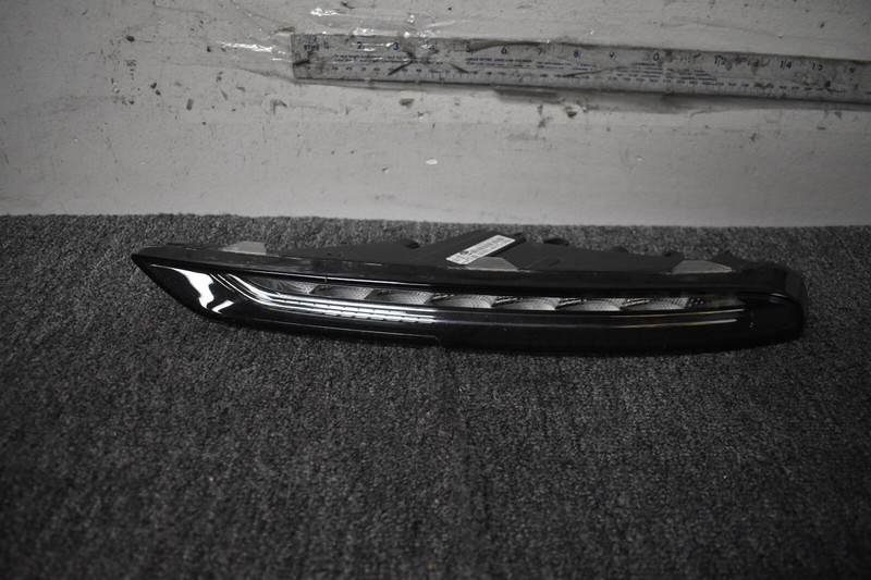 2015-2016 PORSCHE MACAN S FOG LIGHT LEFT SIDE FACTORY OEM