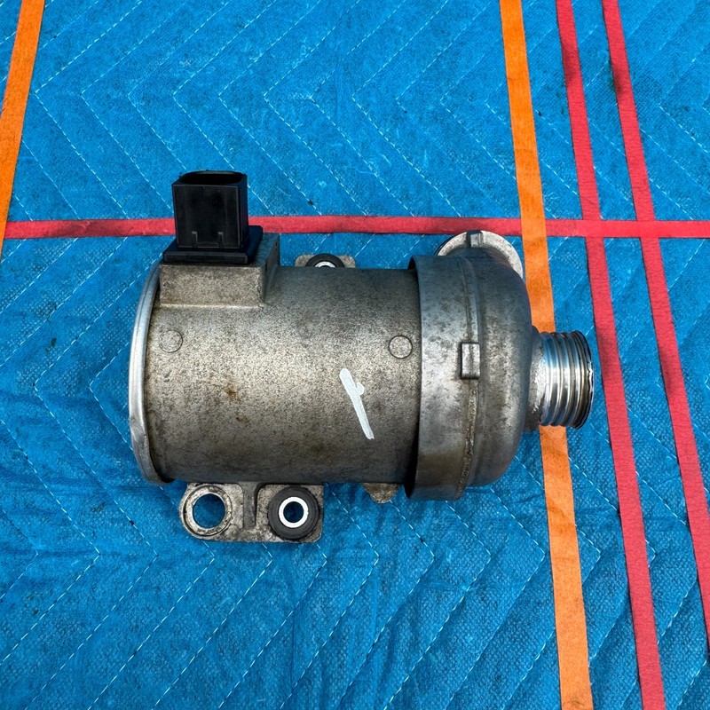 2012–2016 BMW 328i F30 Electric Auxiliary Coolant Water Pump OEM 328888000