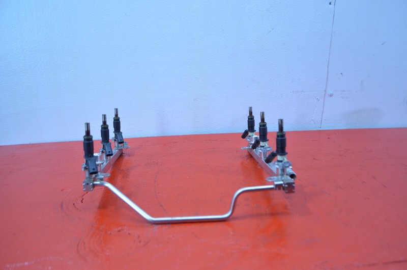 05-08 MERCEDES R171 SLK280 ENGINE FUEL RAIL W INJECTORS OEM