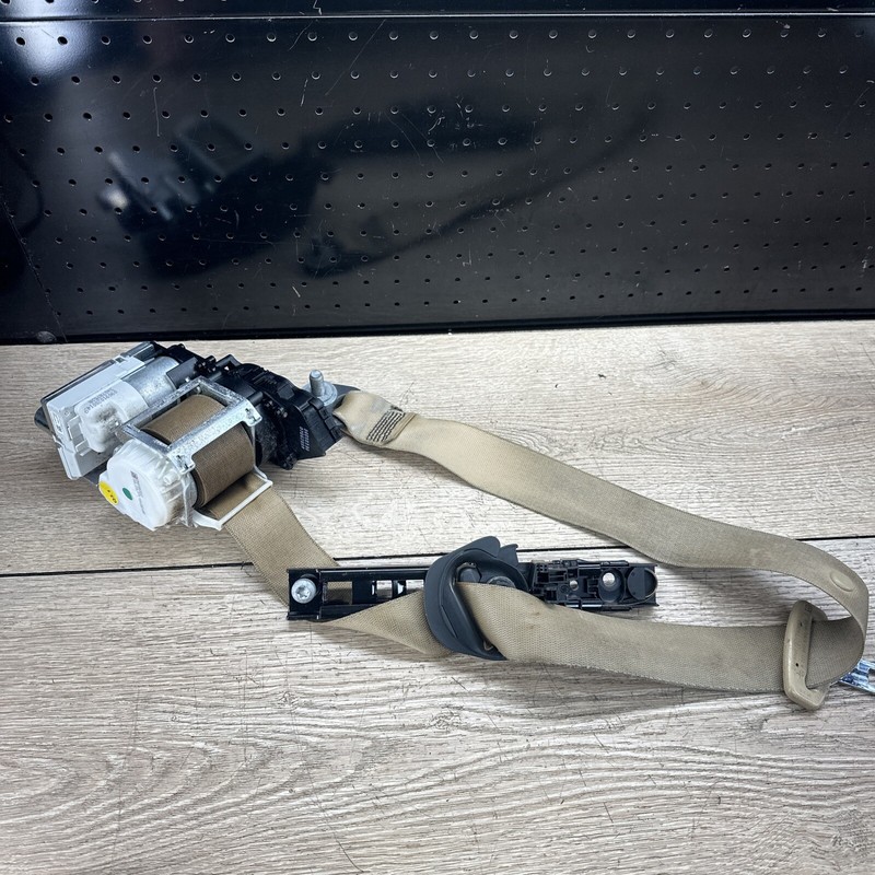 Mercedes S550 S600 S400 S65 63 Seat Belt Front Left Driver 2010-2013 W221 OEM