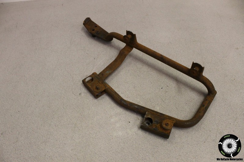 2004 Yamaha V Star 1100 XVS1100AT SIDE SADDLEBAG SADDLE BAG MOUNT BRACKET XVS 04