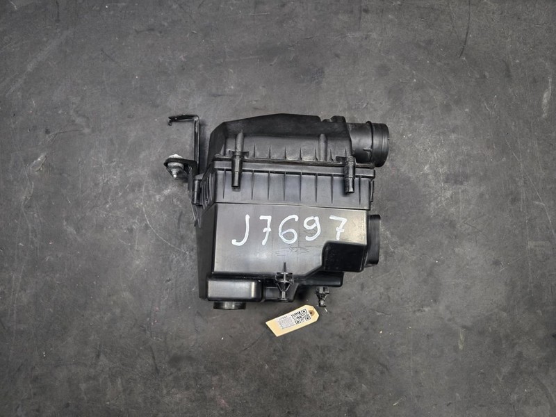Right Air Cleaner 2018 Land Rover Range Rover Velar GX63-9H736-AA 2019 2020