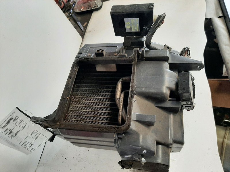 91-96 TOYOTA LAND CRUISER AC BOX AND EVAPORATOR ASSEMBLY