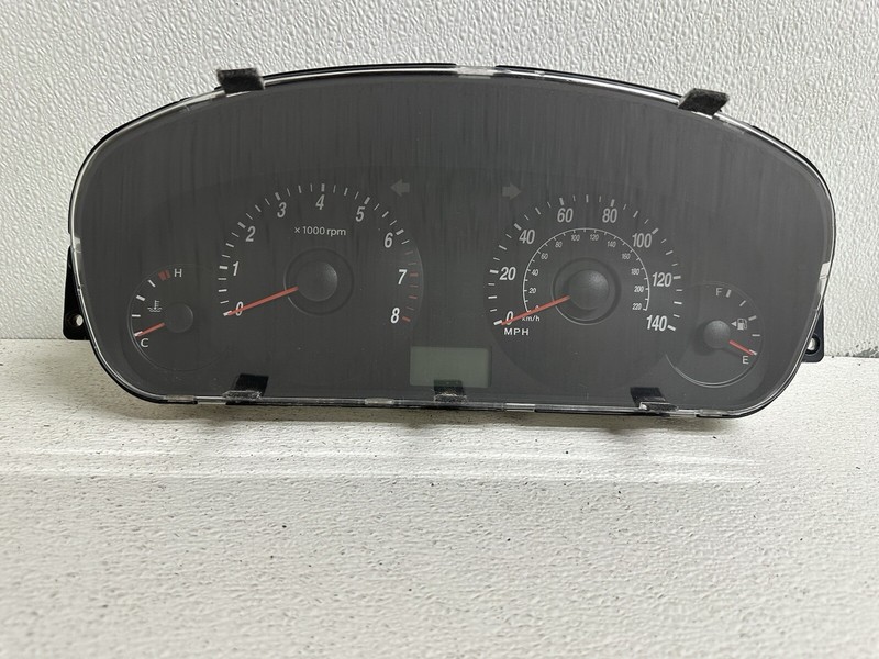 2004-2006 Hyundai Elantra Sdn Cluster Speedometer tach gauges instrument panel