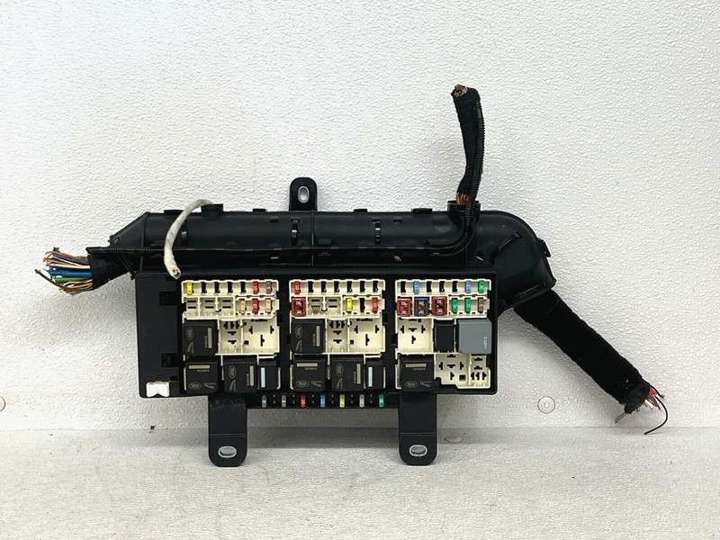 ⭐17-20 JAGUAR F-PACE 2.0L REAR TRUNK CABIN RELAY FUSE JUNCTION BOX OEM LOT2521