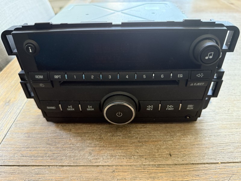 07 08 09 Suzuki Grand Vitara XL7 Radio 6 Cd Player & Aux Port 25920407BF606