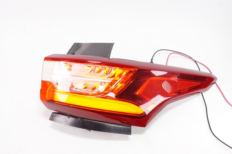 CHEVROLET TRAVERSE Right RH Tail Lamp Tail Light OEM 2018 - 2021