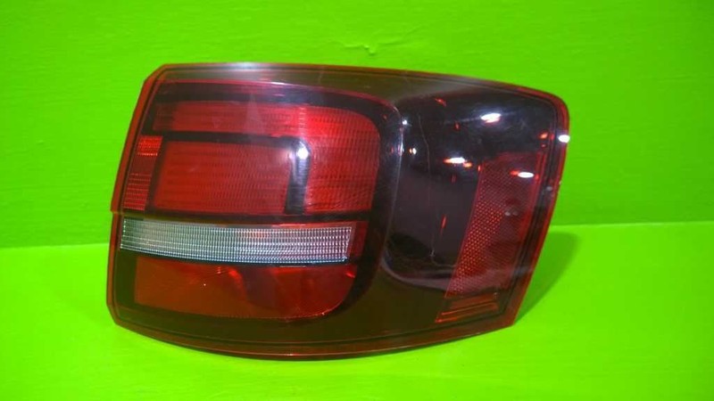 15 16 JETTA PASSENGER RIGHT QUARTER MOUNT TAILLIGHT LAMP OEM 2757-42