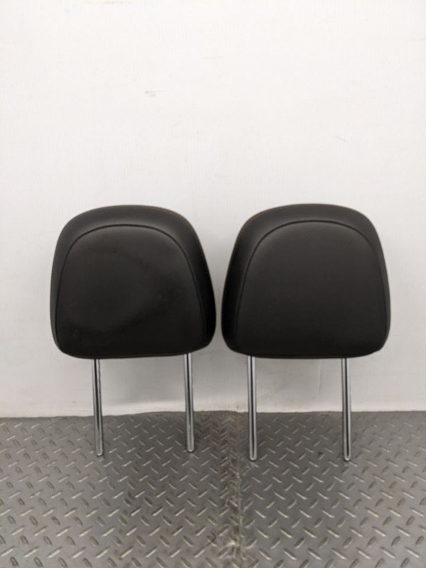 2013-2020 CHEVROLET TRAX RH LH BLACK FRONT HEADREST SET LEATHER 1170127