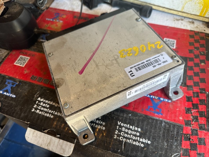 98 99 ACURA CL 3.0 Engine Computer Module ECU PCM 37820-P8A-A03