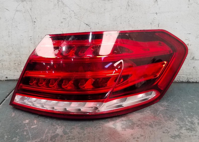 2016 Mercedes AMG E 63 S Right Passenger Tail Light #8042 G1