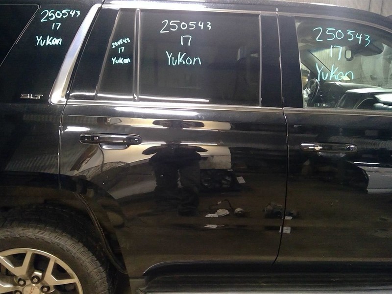 Passenger Rear Side Door Privacy Tint Opt Ako Fits 15-20 TAHOE 1721815