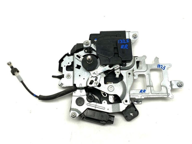 Right Passenger Rear Door Latch Lock Actuator Fits 2007-2012 Kia Sedona 87743