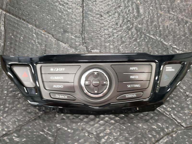 2018 NISSAN PATHFINDER control panel w/o navigation OEM 17 18 19 20