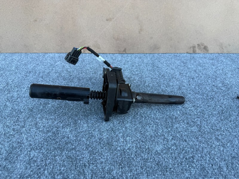 RIVIAN R1S R1T 22-24 OEM FRONT LEFT DRIVER CHARGE PORT DOOR ACTUATOR MOTOR ASSY