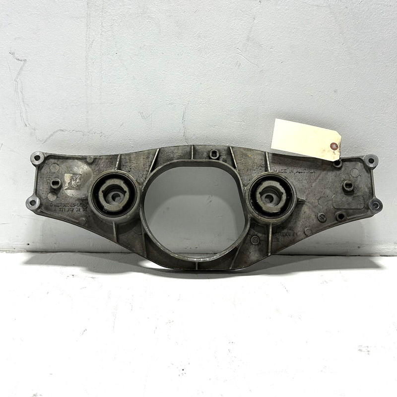 Rear Differential Mount Support Bracket Mercedes-Benz S550 2014-2017 OEM