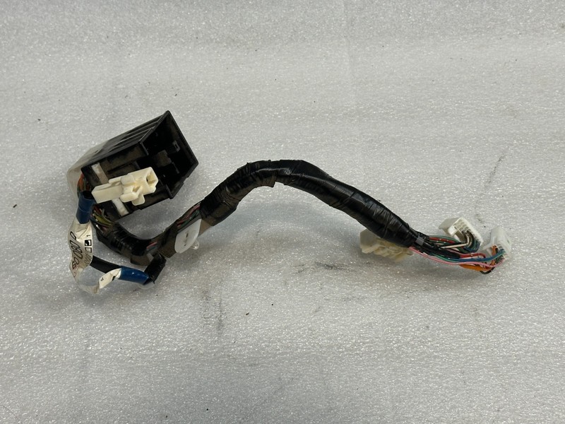 82142-60080 - 2004 Lexus GX470 steering column wiring harness connectors oem