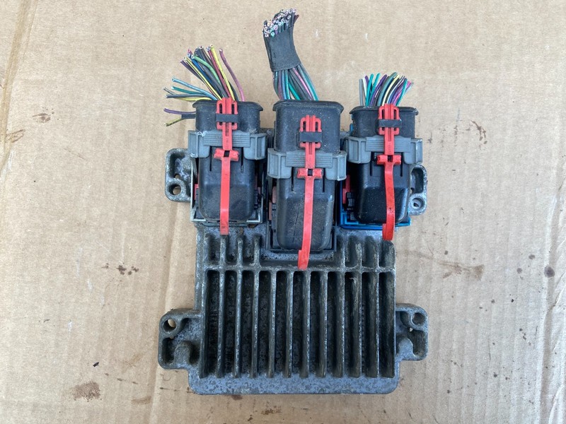 2004 to 2006 Chevrolet Colorado Engine Motor Brain Box ECU ECM OEM AD2866 DW