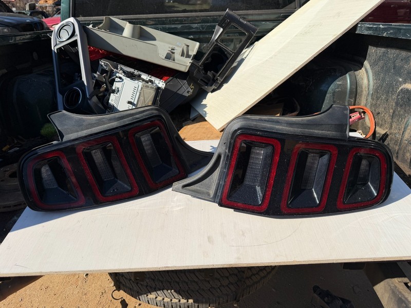 13-14 FORD MUSTANG OEM STOCK TAILLIGHTS - LH & RH TAILLIGHT ASSEMBLY