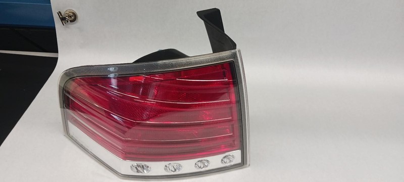 07-'10 LINCOLN MKX Left driver outer Taillight OEM Grade A!
