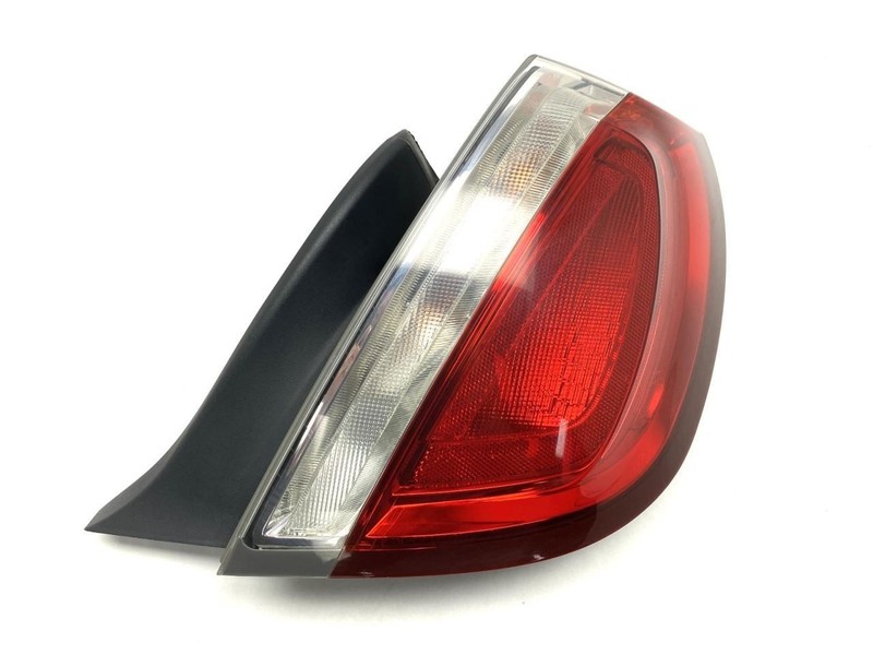 Right Passenger Side Taillight AA5Z-13404-A Fits 2009-2012 Lincoln MKS 70477