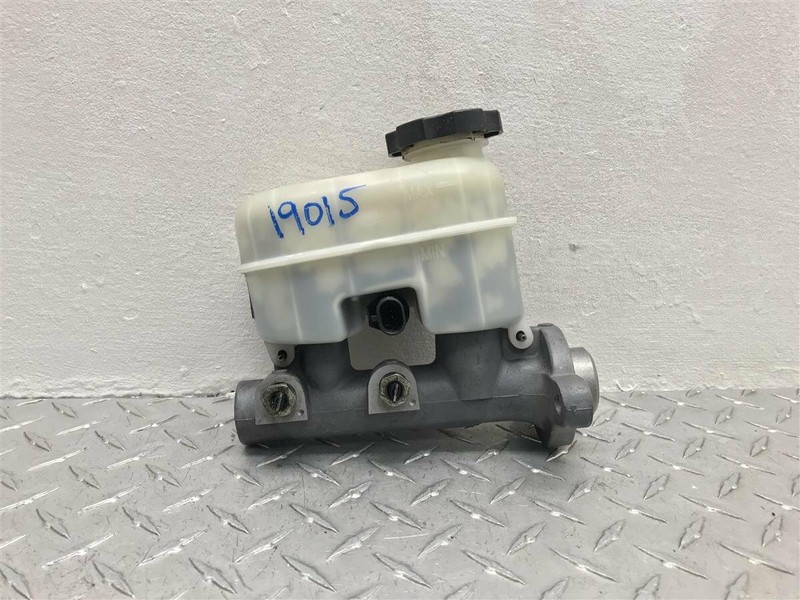 02 03 04 05 CHEVROLET TRAILBLAZER 4.2L 2WD BRAKE MASTER CYLINDER OEM 541-01189