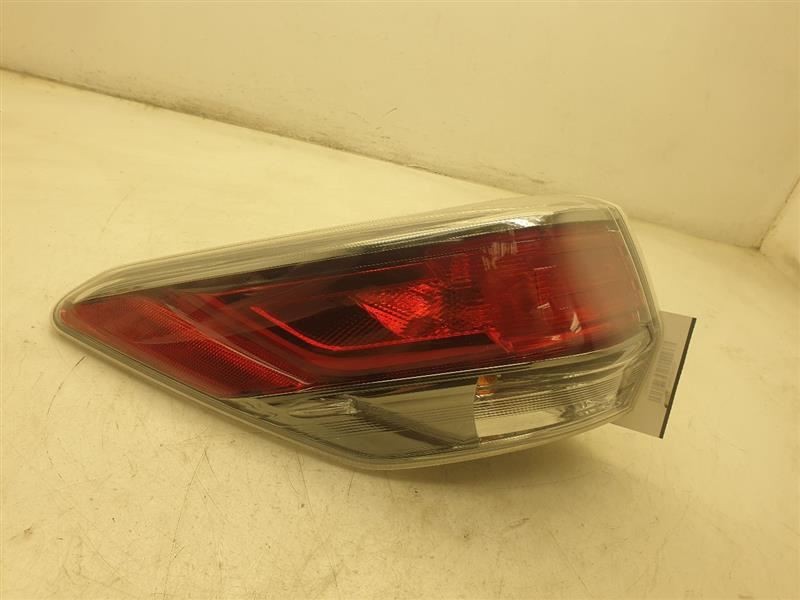 14-16 TOYOTA HIGHLANDER DRIVER SIDE REAR LEFT TAIL LIGHT