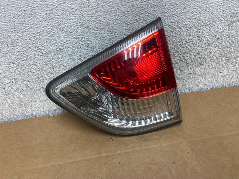 2013 to 2016 Nissan Pathfinder Right Passenger Inner Tail light Oem AD5359 LK
