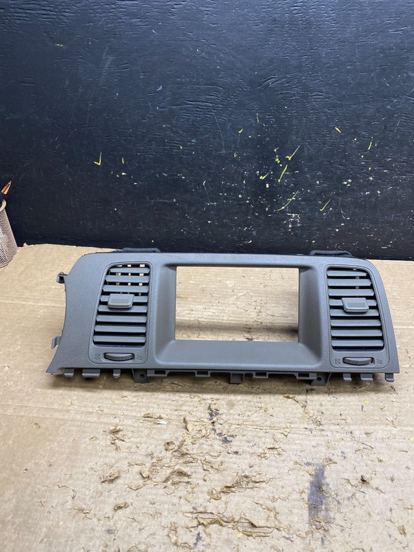 2009-2010 Nissan Murano Radio Center Console Display Bezel Air Vent OEM X1444 DG