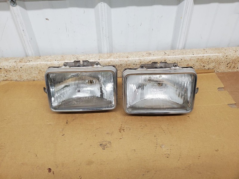 Passenger Right Headlight Fits 82-89 5TH AVENUE 292640