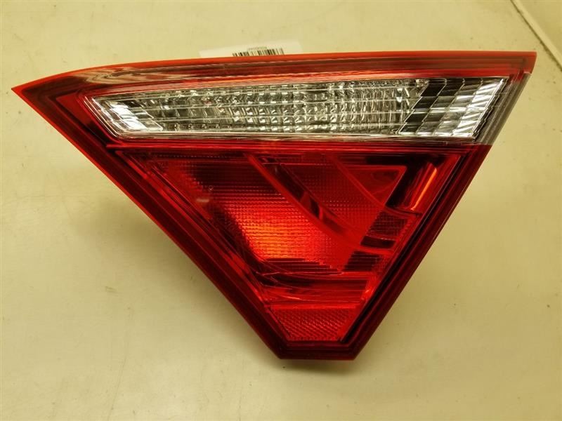 15 16 17 TOYOTA CAMRY XLE PASSENGER RIGHT TAIL LIGHT WHT-040