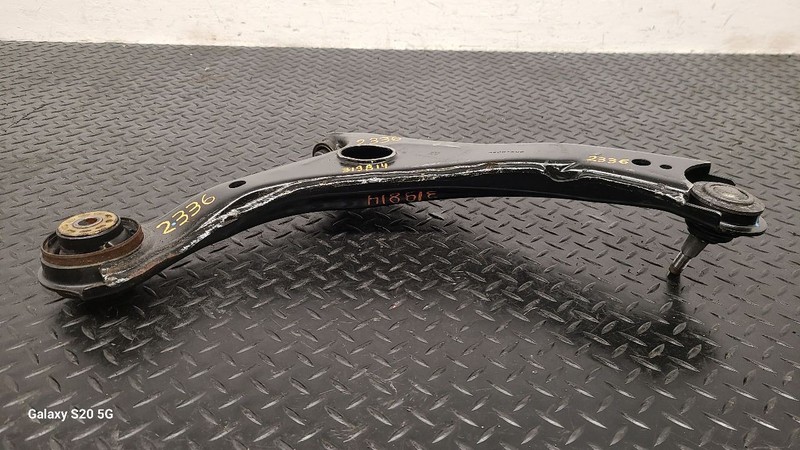 08-16 Chrysler Town & Country Front Left Lower Control Arm OEM 4766911AL