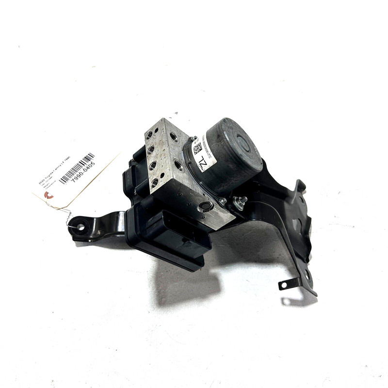 18-20 TOYOTA CAMRY LE ABS ANTI LOCK BRAKE PUMP MODULE UNIT W/ MOUNT BRACKET OEM