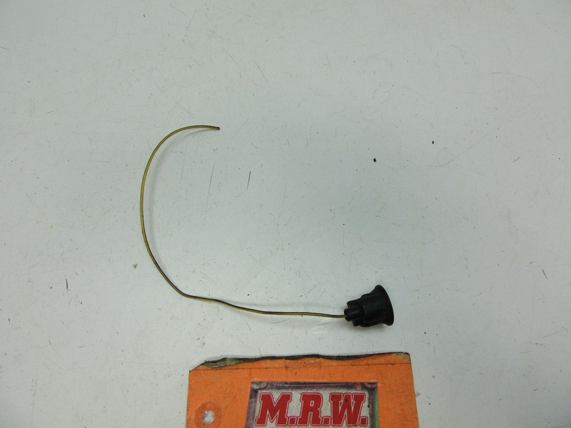 WIRE PLUG CONNECTOR OFF ENGINE MOTOR FRONT SIDE CYLINDER HEAD WATER TEMPERATURE